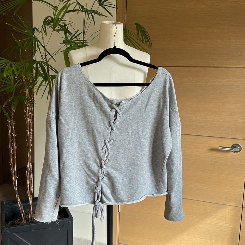 Volcom Off-the-Shoulder Sweater 🖤 - Picture 5 of 6